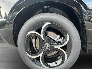Alfa Romeo Junior 1.2 TI SKY Q4