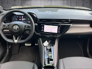 Alfa Romeo Junior 1.2 TI SKY Q4