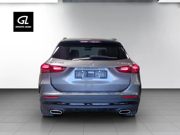 Mercedes-Benz GLA 220 4Matic 8G-DCT