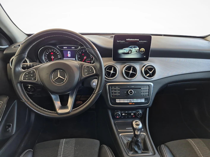 Fahrzeugbild MERCEDES-BENZ GLA 200