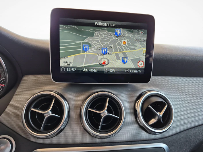 Fahrzeugbild MERCEDES-BENZ GLA 200