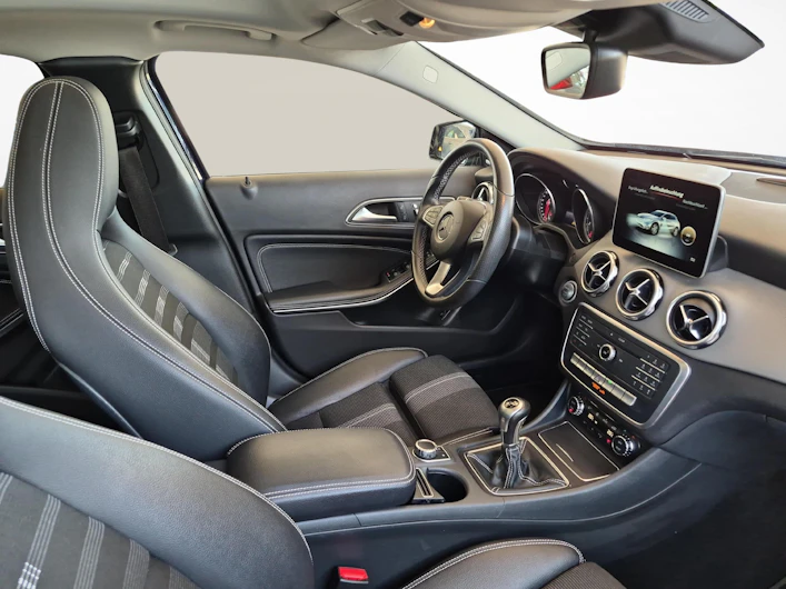 Fahrzeugbild MERCEDES-BENZ GLA 200