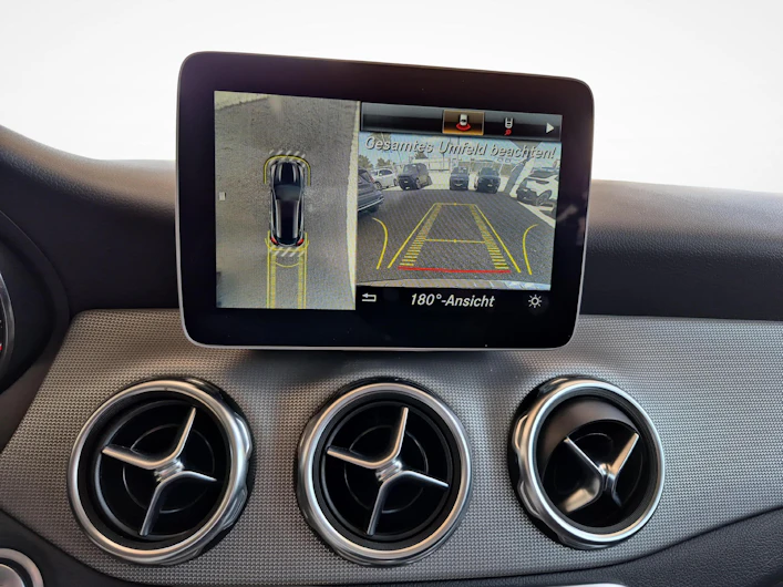 Fahrzeugbild MERCEDES-BENZ GLA 200