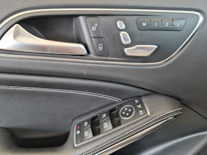 https://vehicle.imgix.net/4375440/9f375d70-e666-4d38-a4b7-2fa9e40fea06.jpg