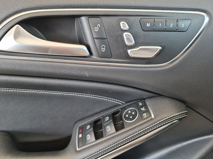 Fahrzeugbild MERCEDES-BENZ GLA 200