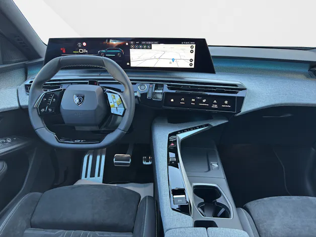 Peugeot E-5008 GT Long Range