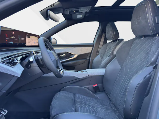 Peugeot E-5008 GT Long Range