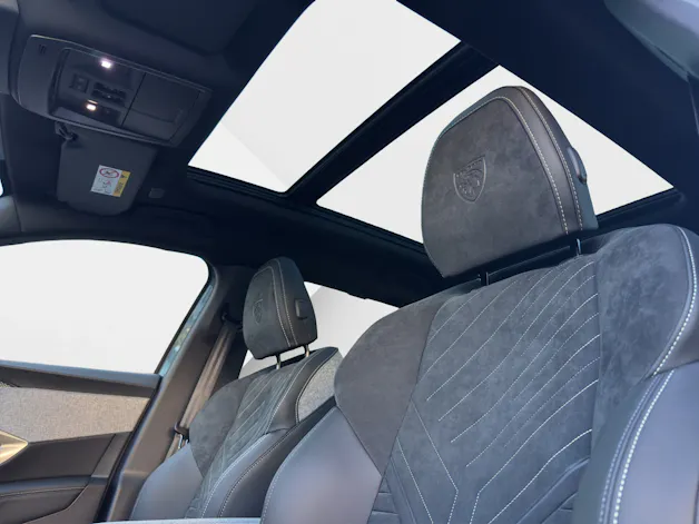 Peugeot E-5008 GT Long Range