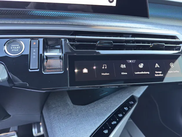 Peugeot E-5008 GT Long Range