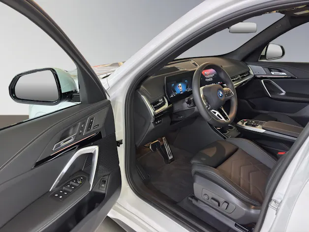 BMW X1 30e xDrive paddles