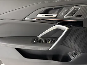 BMW X1 30e xDrive paddles