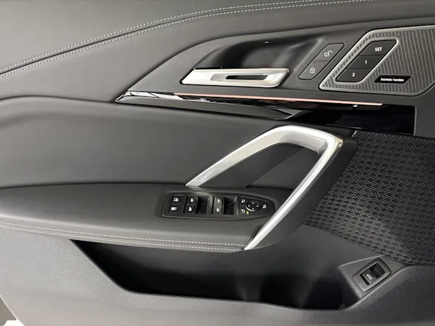BMW X1 30e xDrive paddles