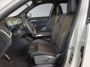 BMW X1 30e xDrive paddles