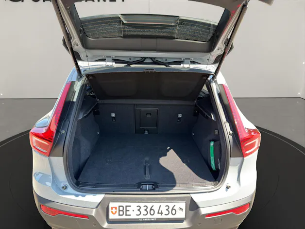 Volvo XC40 2.0 B3 MH Plus Dark