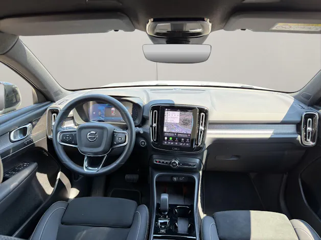 Volvo XC40 2.0 B3 MH Plus Dark