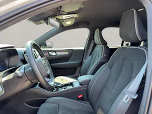 Volvo XC40 2.0 B3 MH Plus Dark