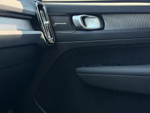 Volvo XC40 2.0 B3 MH Plus Dark