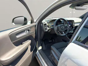 Volvo XC40 2.0 B3 MH Plus Dark