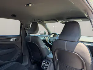 Volvo XC40 2.0 B3 MH Plus Dark