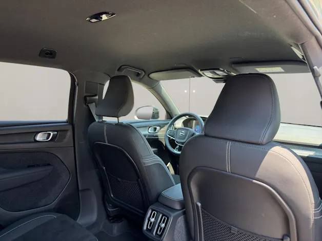 Volvo XC40 2.0 B3 MH Plus Dark