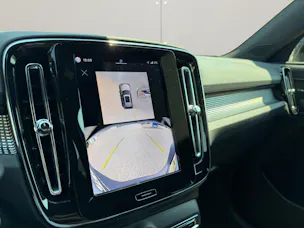 Volvo XC40 2.0 B3 MH Plus Dark
