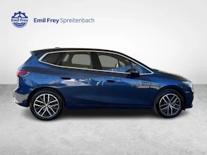 https://vehicle.imgix.net/4375528/c63d0ca4-7345-45ba-9e9e-fcacc3dbafc1.jpg