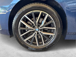 https://vehicle.imgix.net/4375528/d2b9ec98-268a-49ef-8a85-4560b788ec4e.jpg