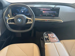 https://vehicle.imgix.net/4375616/c70bb240-af52-403a-89bb-9a52a266065e.jpg