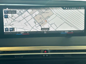 https://vehicle.imgix.net/4375616/d826d71c-2cbe-492a-a876-8ebea4da2983.jpg
