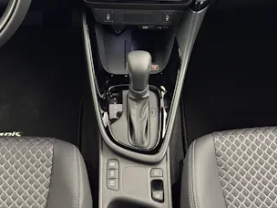 Toyota Yaris 1.5 VVT-i HSD Premium
