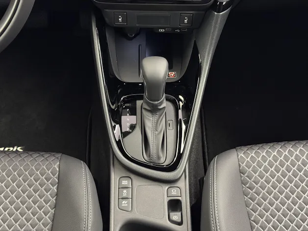 Toyota Yaris 1.5 VVT-i HSD Premium