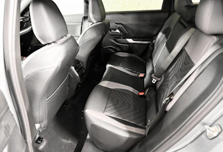 https://vehicle.imgix.net/4375634/51c2e933-6c43-4cb2-948f-f809840cd468.jpg