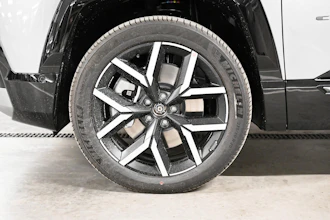 https://vehicle.imgix.net/4375634/a125d843-efa0-4067-bb88-69518faf9178.jpg