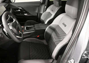 https://vehicle.imgix.net/4375634/e59d5320-8f28-41e4-81a2-0ba645d0842d.jpg