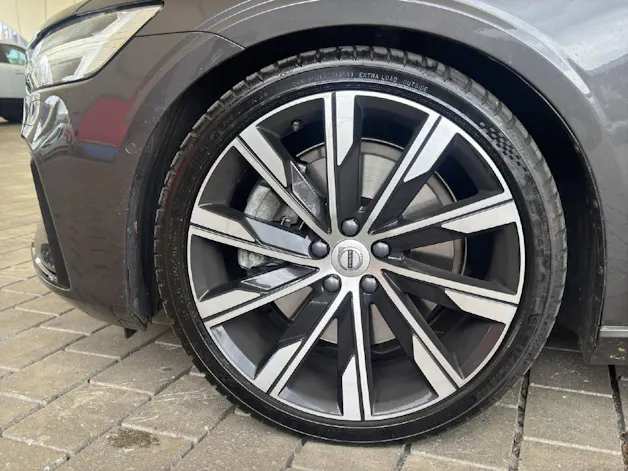 Volvo V60 2.0 B5 Ultimate Dark AWD