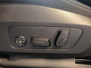 BMW X1 30e xDrive paddles