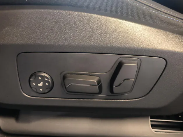 BMW X1 30e xDrive paddles