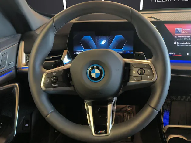 BMW X1 30e xDrive paddles