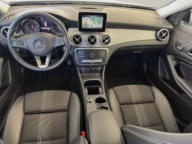 Mercedes-Benz GLA 200 d Urban 136PS Automat