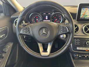 Mercedes-Benz GLA 200 d Urban 136PS Automat