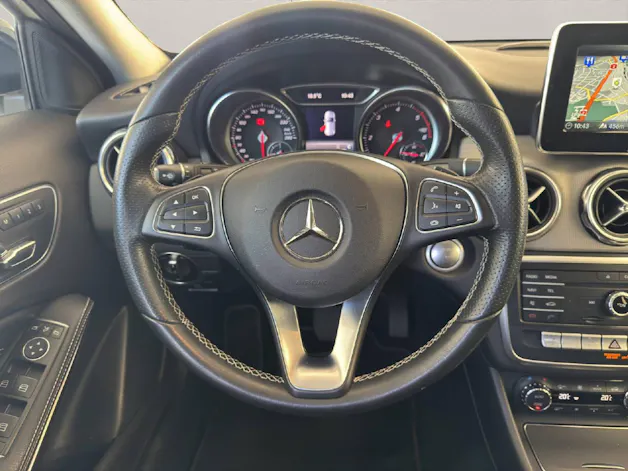 Mercedes-Benz GLA 200 d Urban 136PS Automat