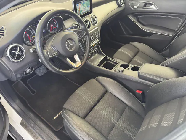 Mercedes-Benz GLA 200 d Urban 136PS Automat