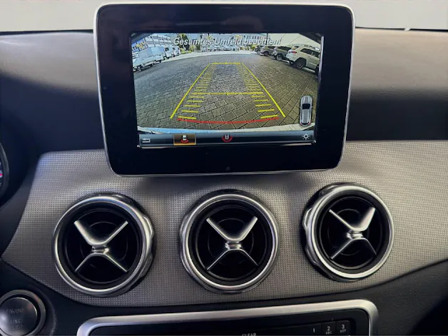 Mercedes-Benz GLA 200 d Urban 136PS Automat