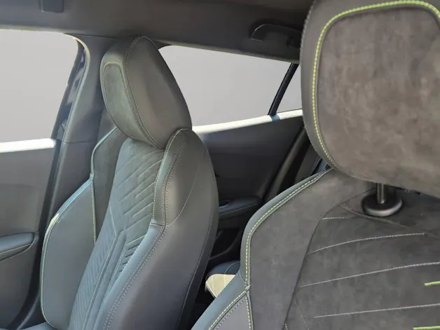 Peugeot 2008 1.2 Hybrid 145 GT