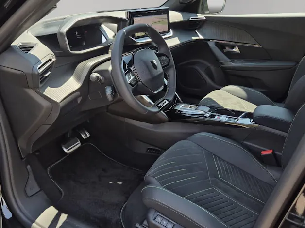 PEUGEOT 2008 1.2 Hybrid 145 GT
