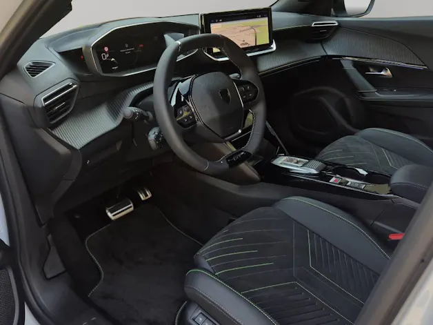 Peugeot 2008 1.2 Hybrid 145 GT