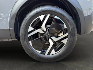 Peugeot 2008 1.2 Hybrid 145 GT