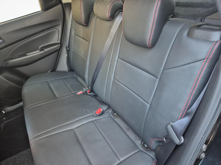 Fahrzeugbild SUZUKI SWIFT