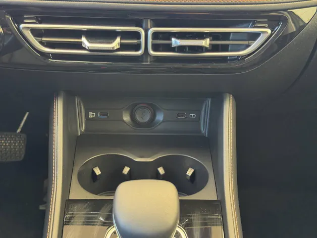 MG HS 1.5 PHEV **Luxury** 272PS