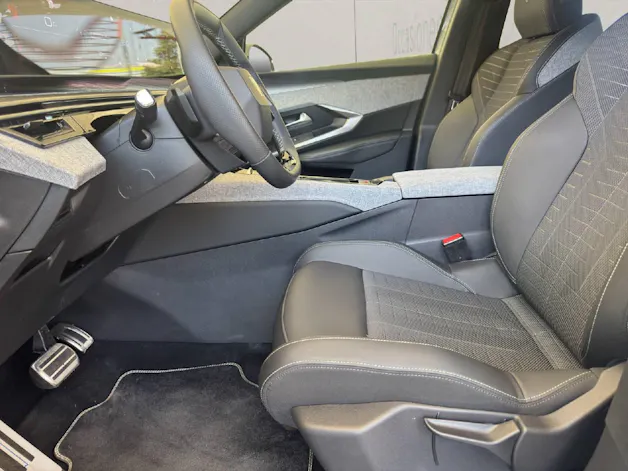 Peugeot 5008 1.2 Hybrid GT 145PS 7-Plätzer